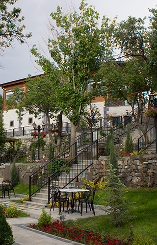 ERGUVAN CAFE RESTAURANT